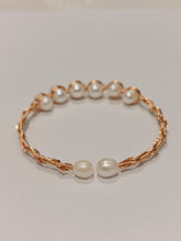 Load image into Gallery viewer, White Pearl Bracelet
