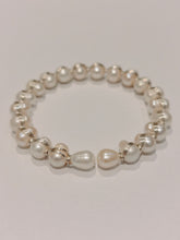 Load image into Gallery viewer, Freshwater Pearl Bracelet in 14K Gold Filled
