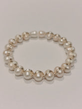 Load image into Gallery viewer, Freshwater Pearl Bracelet in 14K Gold Filled
