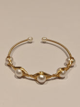 Load image into Gallery viewer, Handmade Pearl Bangle 1
