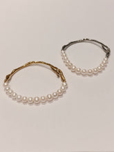 Load image into Gallery viewer, Freshwater Pearl Bracelet with Premium Round 6-7mm in Stainless Steel
