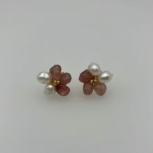 Load image into Gallery viewer, Flower Studs With Pink Amethyst
