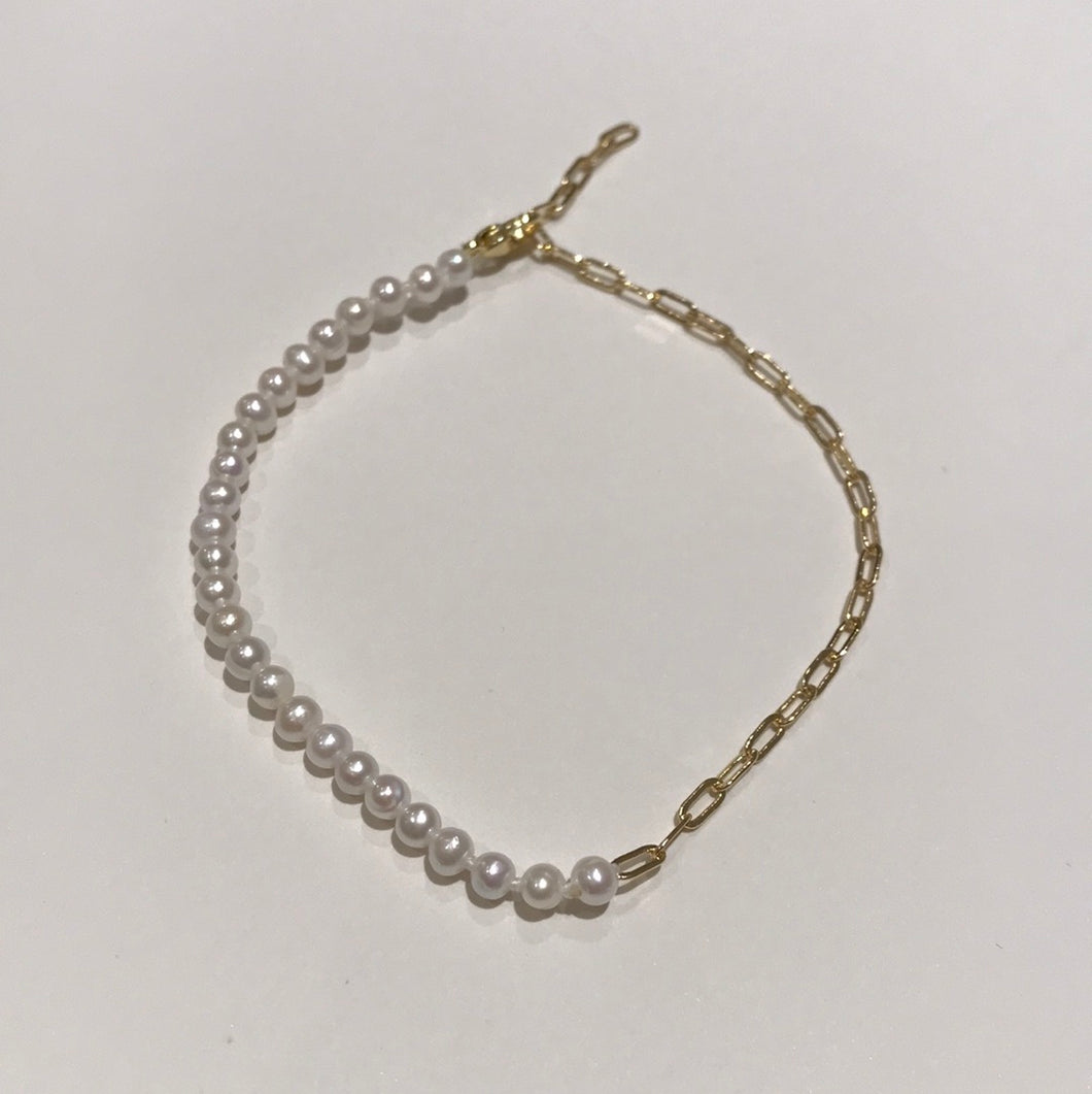 Pearl and Chain Bracelet
