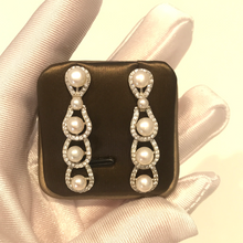 Load image into Gallery viewer, Multi Pearl Earrings
