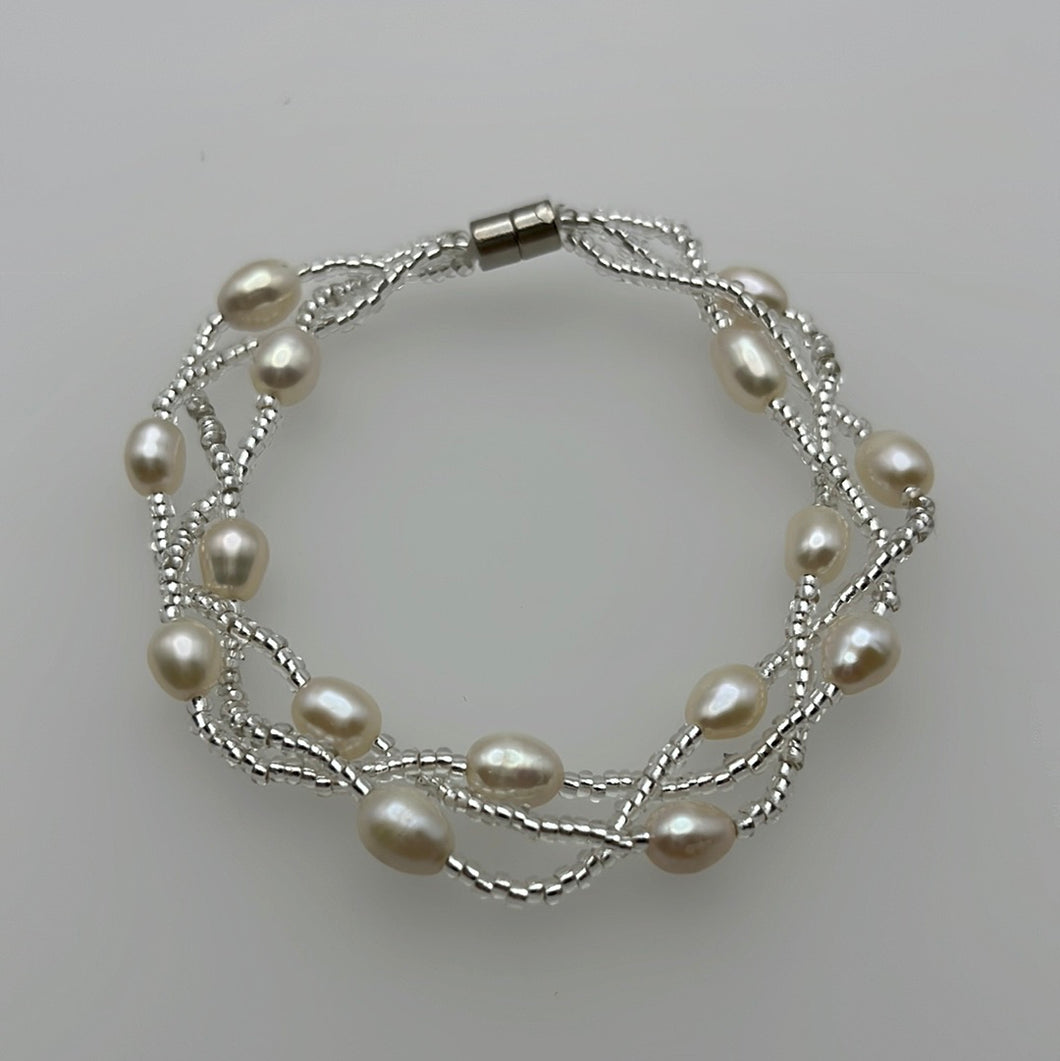 Magnet White Pearl Bracelets