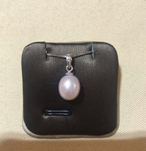 Load image into Gallery viewer, Silver Necklace with Pearl Pendent
