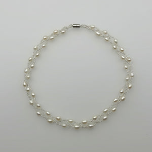 Magnet White Pearl Necklaces