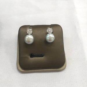 Classic Freshwater Pearls Studs