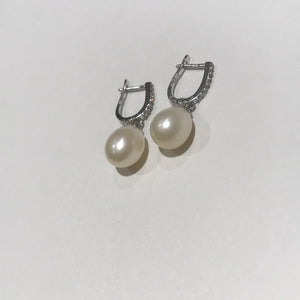 Classic Stone Pearl Earrings