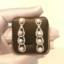 Load image into Gallery viewer, Multi Pearl Earrings
