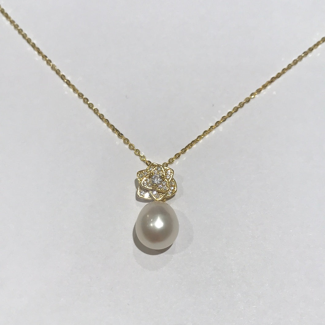 Rose Pearl Necklace