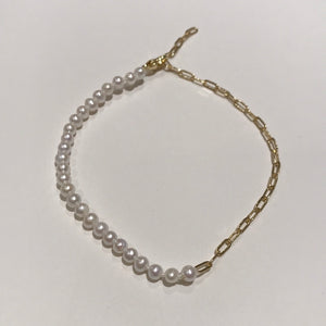 Pearl and Chain Bracelet