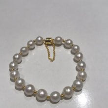 Load image into Gallery viewer, Magnet Freshwater Pearl Bracelets
