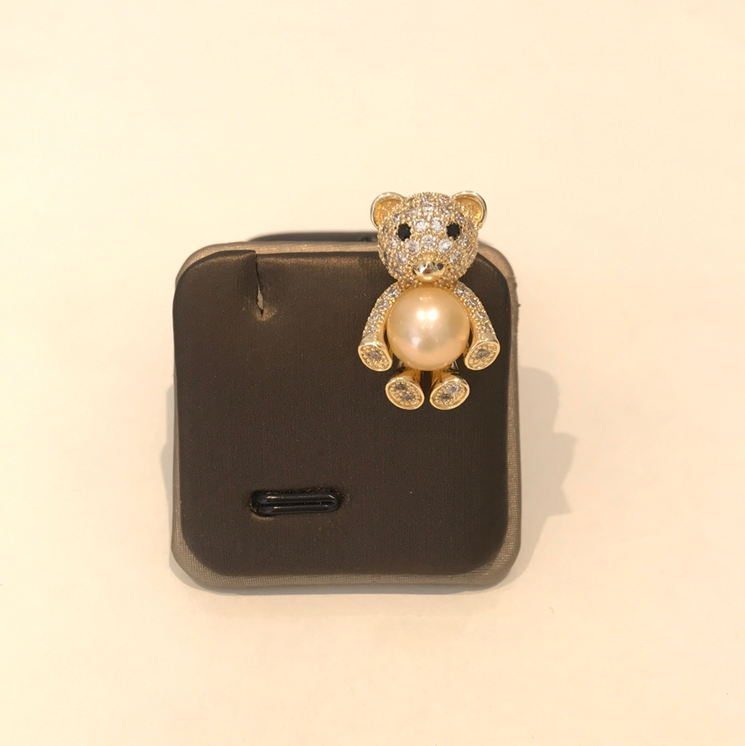 Bear Finest Pearl Brooch