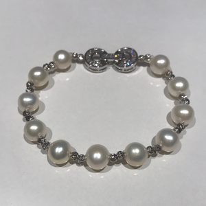 Premium Pearl Bracelets