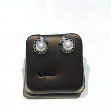Load image into Gallery viewer, Sterling Silver Leopard Akoya Sea Pearl Studs
