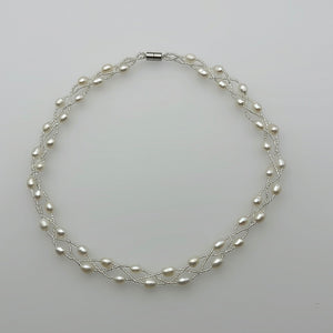 Magnet White Pearl Necklaces