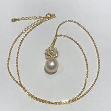 Load image into Gallery viewer, Rose Pearl Necklace
