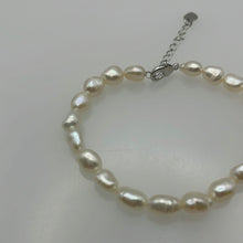Load image into Gallery viewer, Baroque Pearl Bracelets With Silver Coloured Chain

