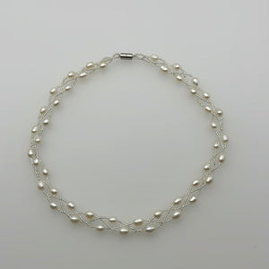 Magnet White Pearl Necklaces