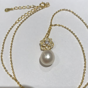 Rose Pearl Necklace