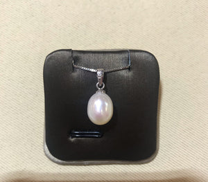 Silver Necklace with Pearl Pendent