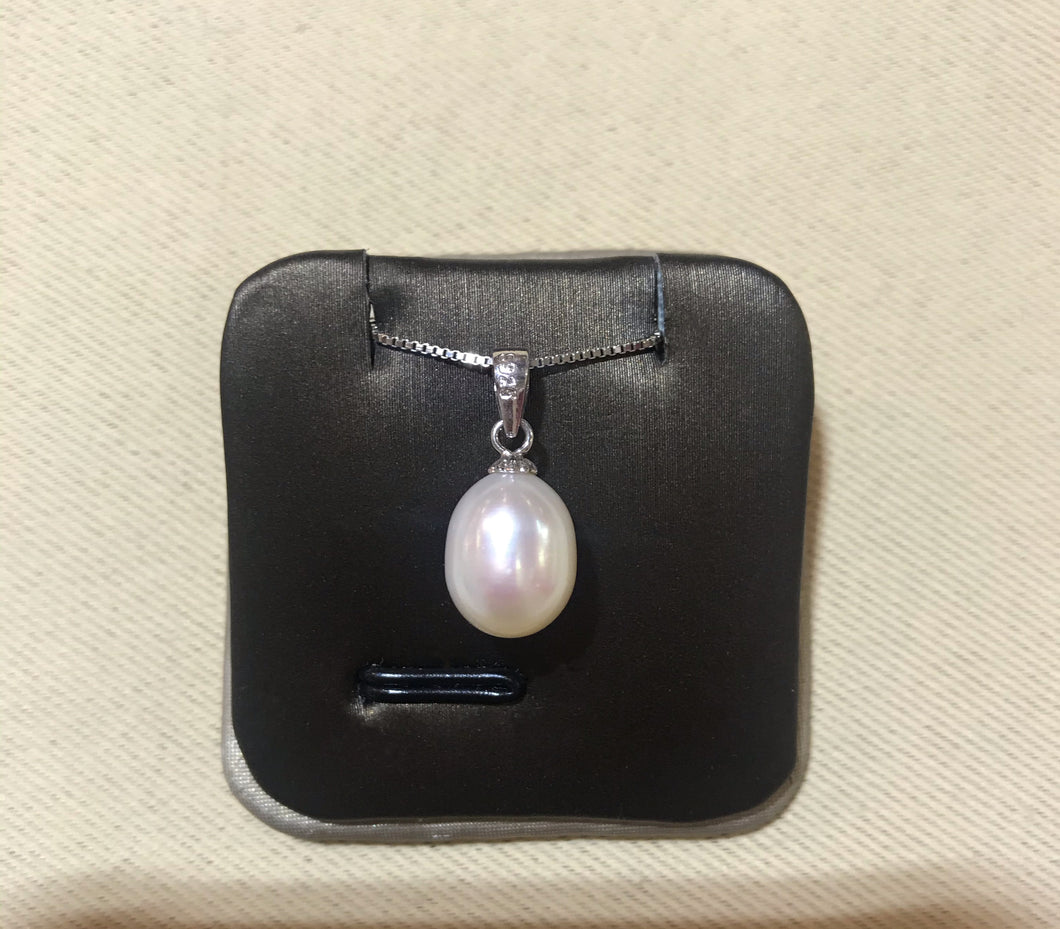 Silver Necklace with Pearl Pendent