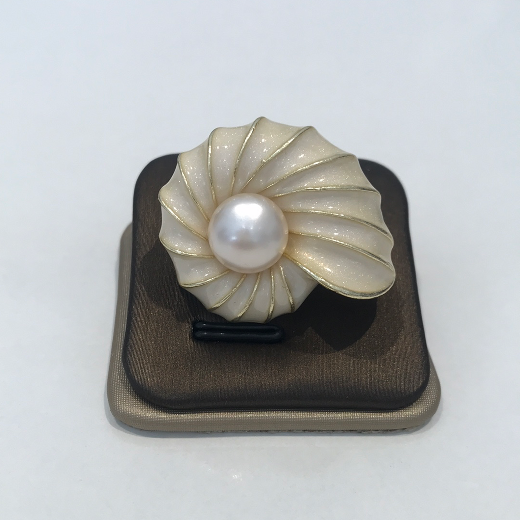 Shell Brooch