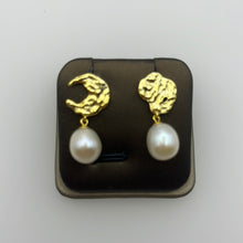 Load image into Gallery viewer, Moon Freshwater Pearl Earrings

