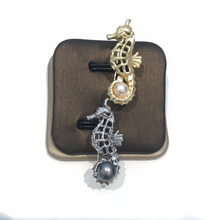 Load image into Gallery viewer, Seahorses Brooches
