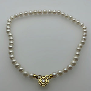 9-10MM Round Pearl Necklaces With Camellia Clasps