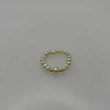 Load image into Gallery viewer, Elastic Pearl Ring 01
