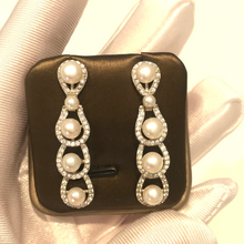 Load image into Gallery viewer, Multi Pearl Earrings
