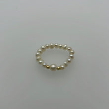 Load image into Gallery viewer, Elastic Pearl Ring 01
